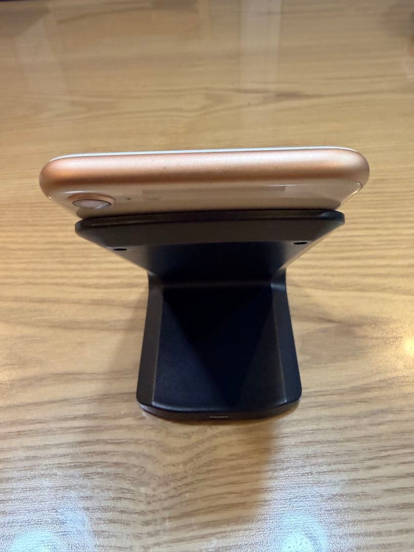 iPhone 8 ゴールド 64GB SIMフリー 機能不良無 画面割れ有