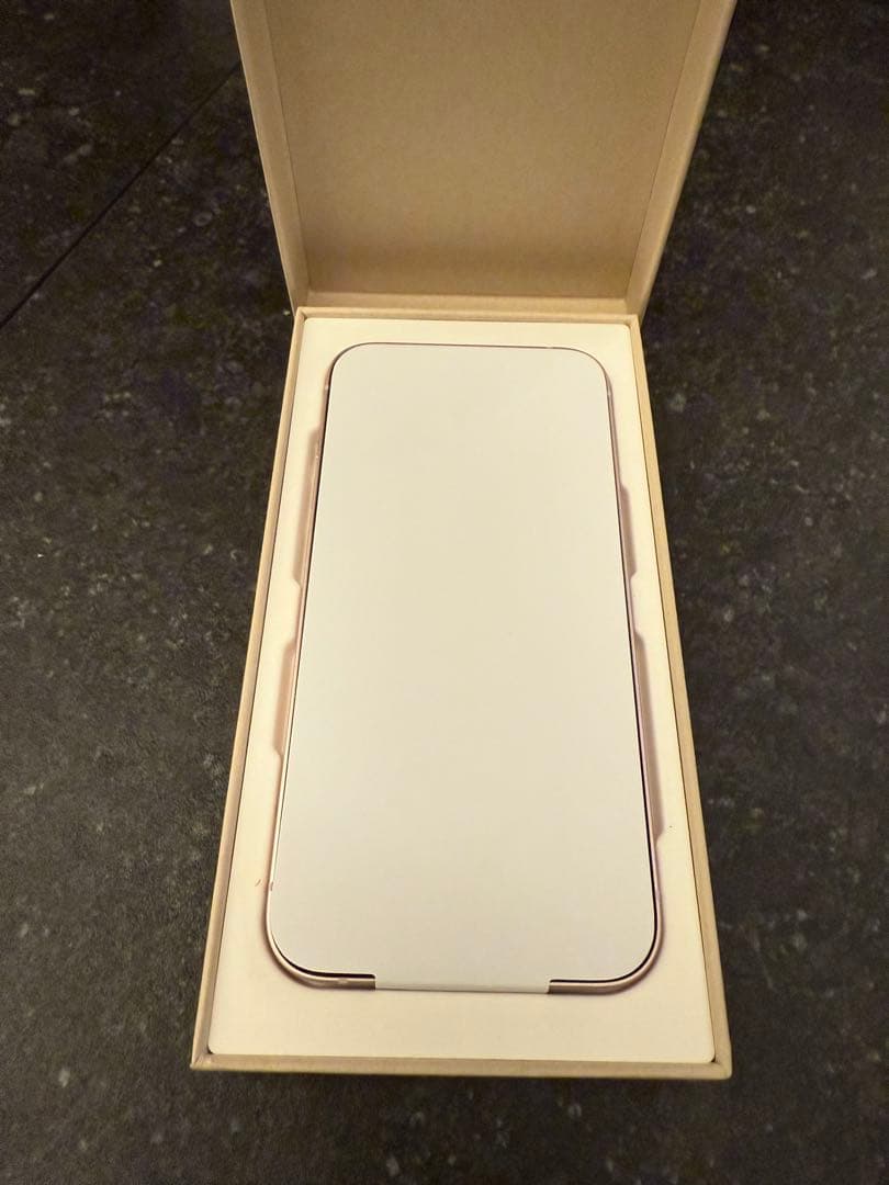 iPhone13 256GB ピンク 新品未使用（本体交換・バッテリー100%）