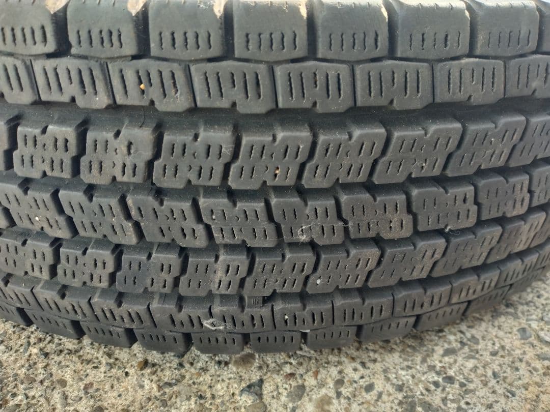 スタッドレス4本　【185/75R15】　ハイエースDXジャストロー　名古屋西部