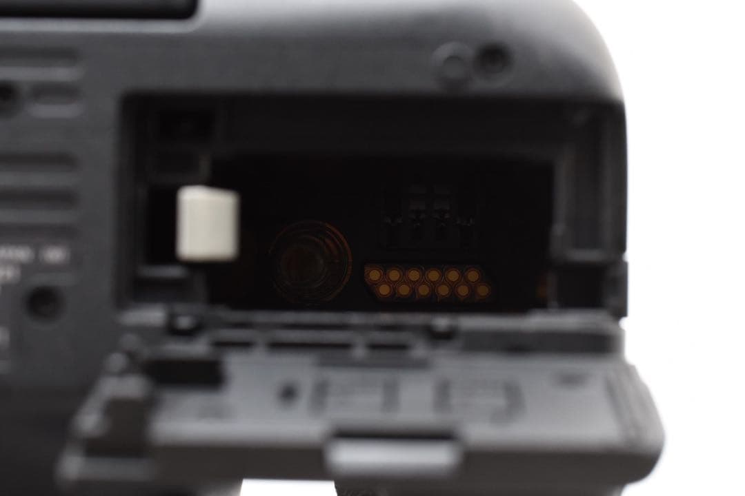 保証付き/デジタル 一眼レフ カメラcanon kiss x8i標準レンズセット