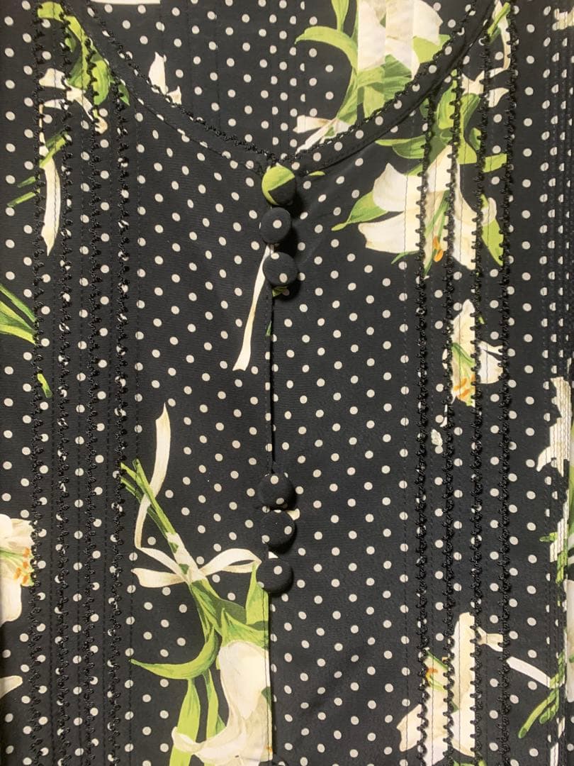 お値下げ！最終価格☆インゲボルグ水玉りりープリントブラウス