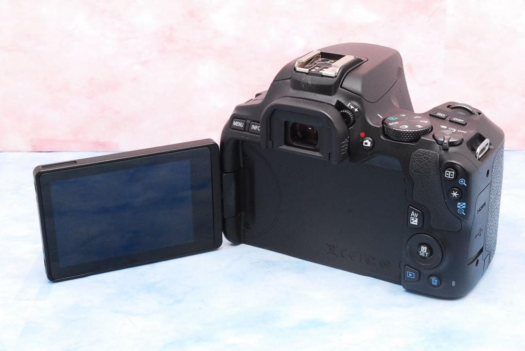 キャノン Kiss X10★一眼レフカメラ★スマホ転送OK★高性能Wレンズ