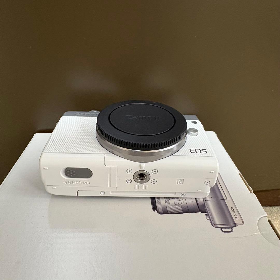 Canon EOS M100 シルバー レンズ2本付き