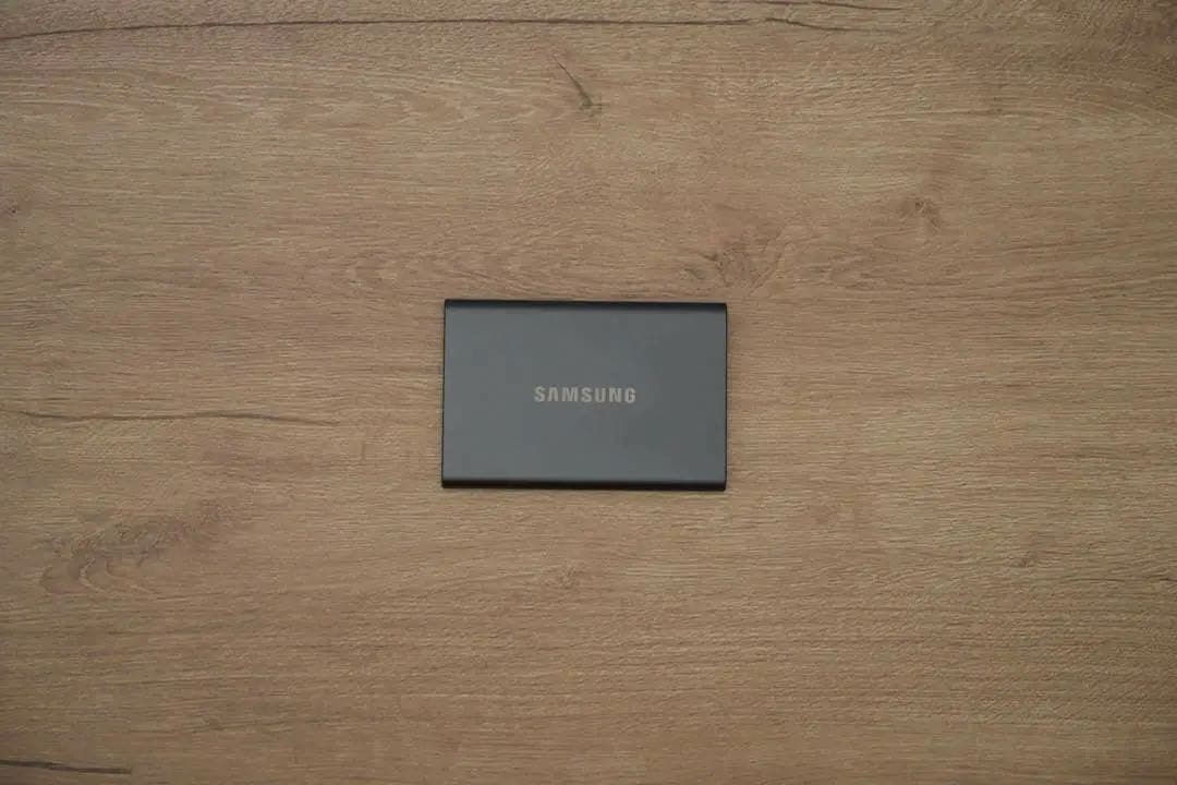 外付けハードディスク・ドライブ Samsung Portable SSD T7 2TB