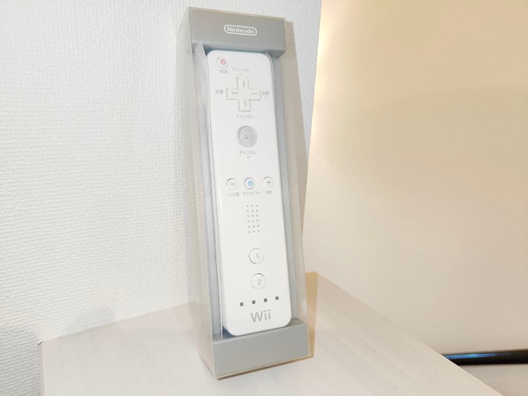 【新品】Wiiのコントローラー形状のテレビリモコン
