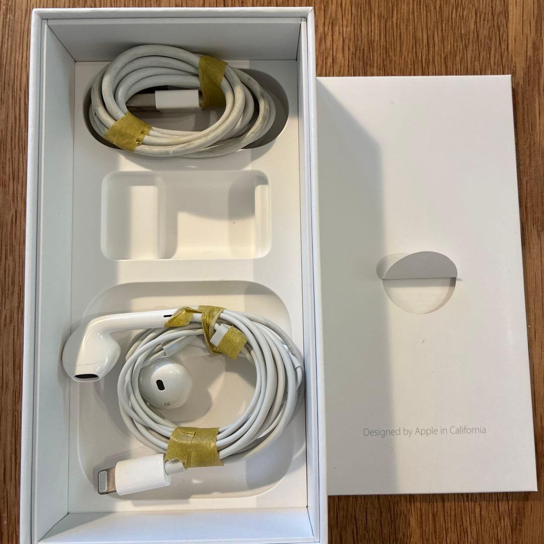 りぃさぁママApple iPhone SE ゴールド 本体