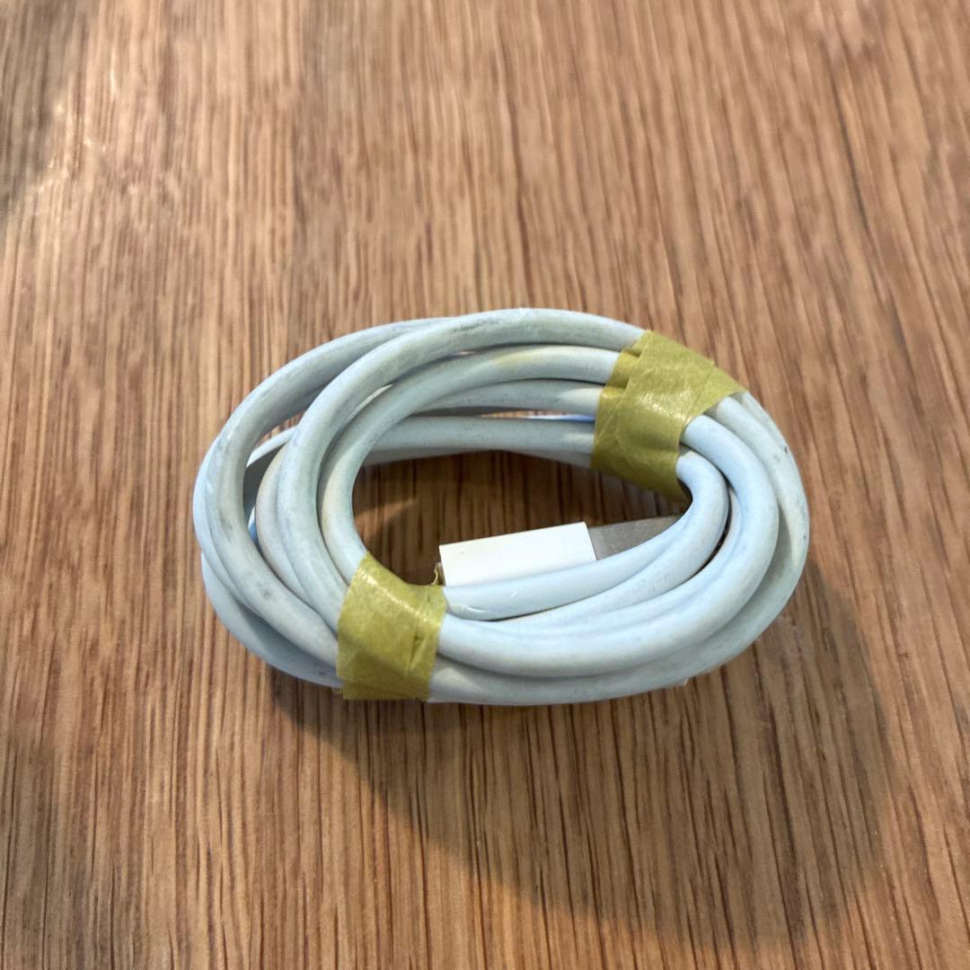 りぃさぁママApple iPhone SE ゴールド 本体