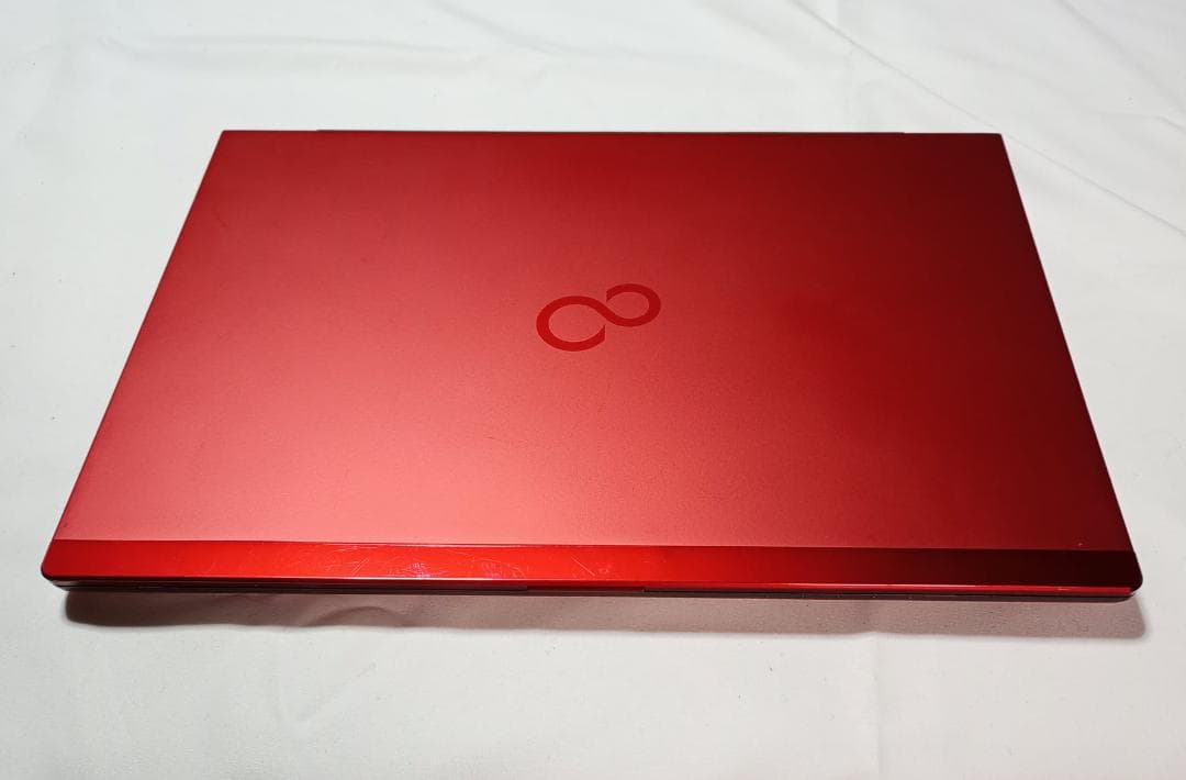 【美品】富士通 赤いボディの薄型 938g Lifebook、Win11/8G