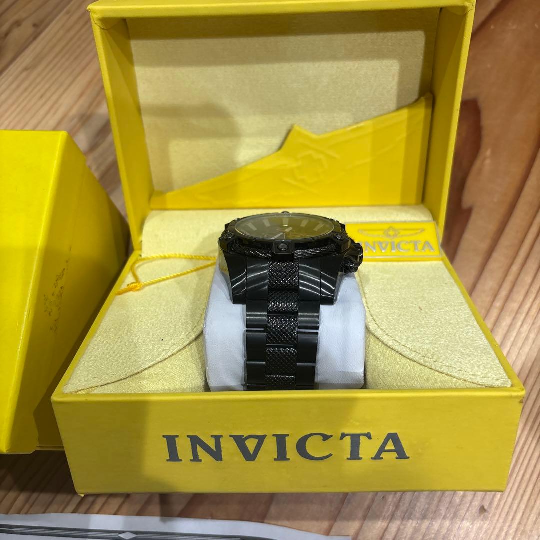売り切り値下げ❗️ダースベーダーモデルINVICTA クロノグラフ ブラック腕時計