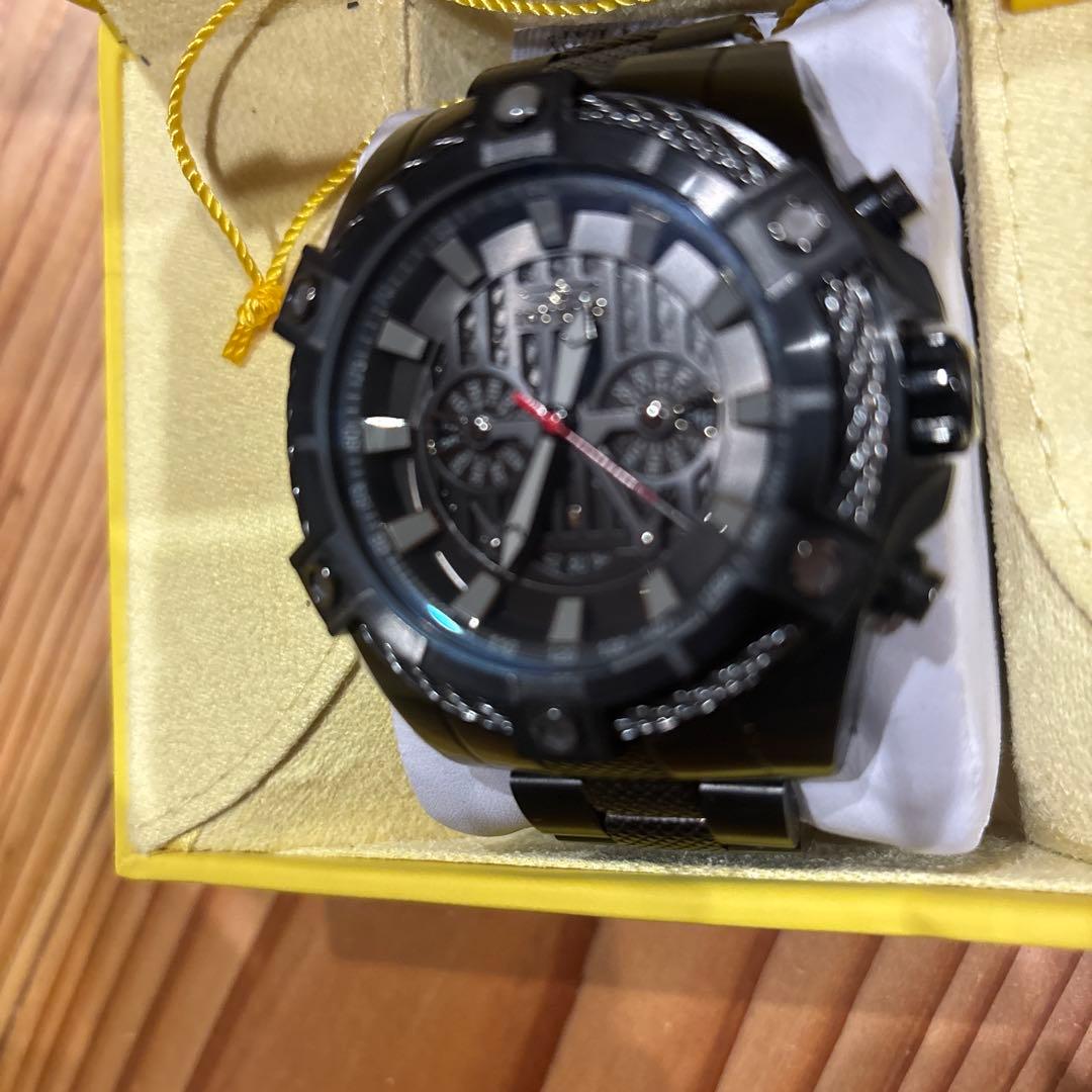 売り切り値下げ❗️ダースベーダーモデルINVICTA クロノグラフ ブラック腕時計