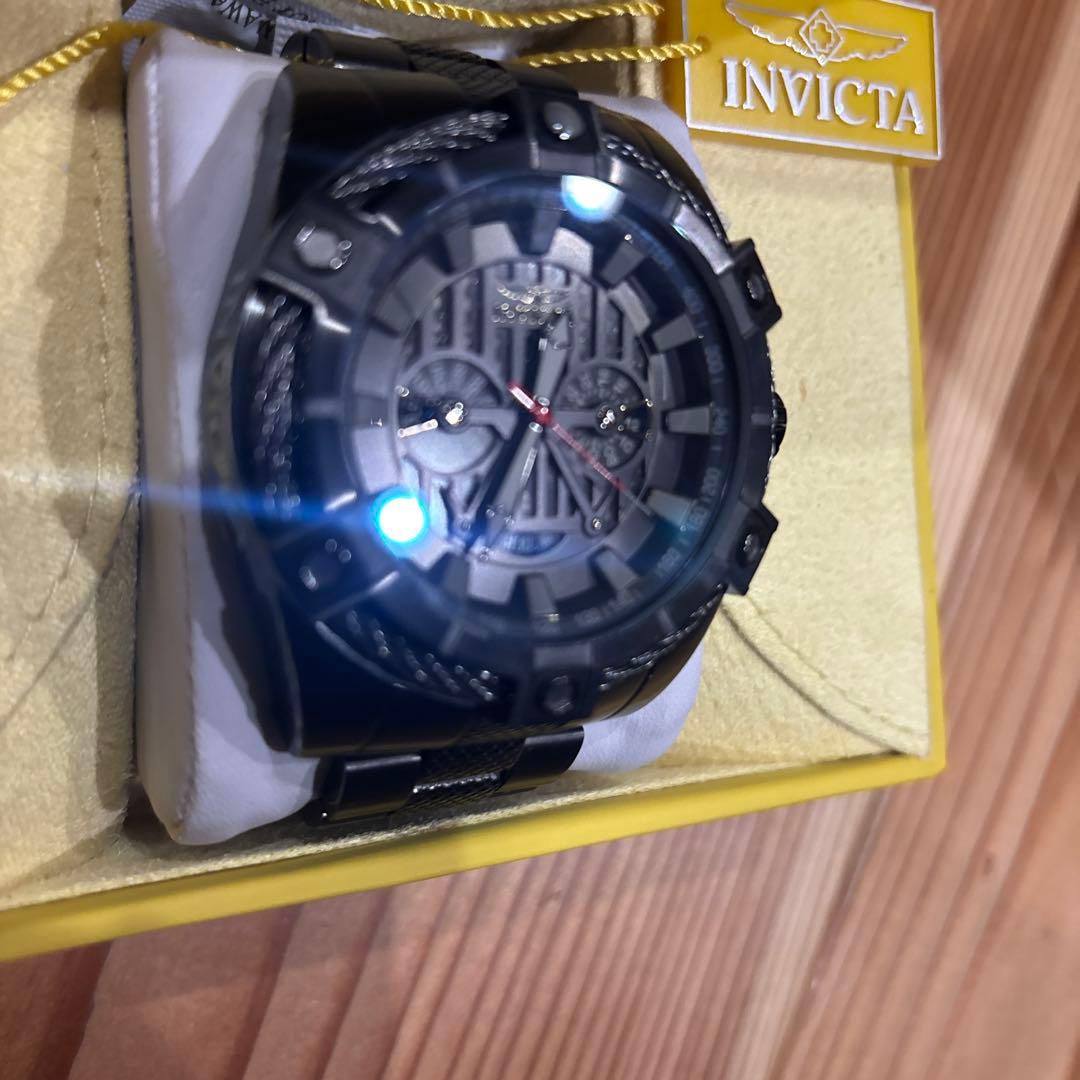 売り切り値下げ❗️ダースベーダーモデルINVICTA クロノグラフ ブラック腕時計