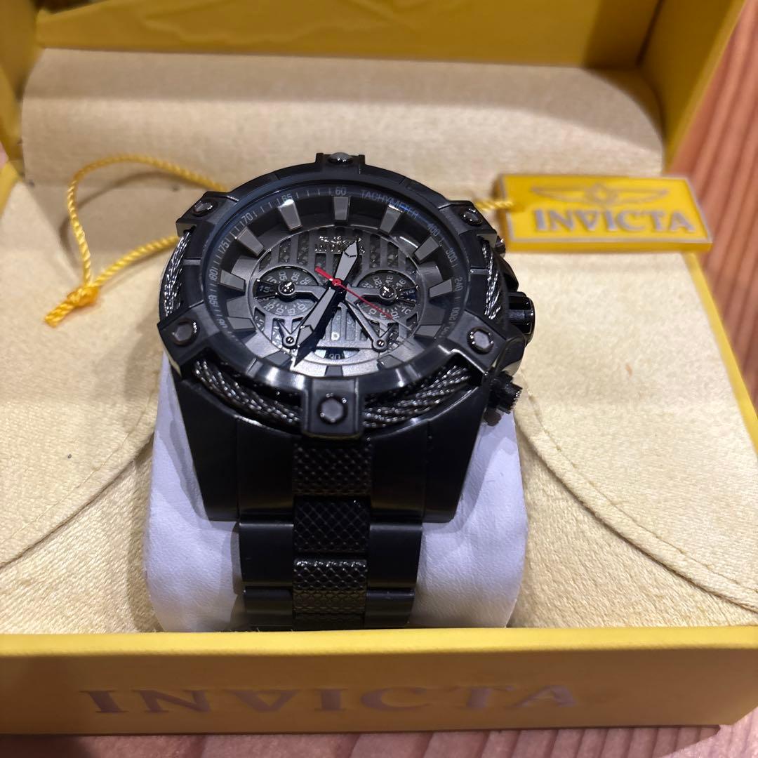 売り切り値下げ❗️ダースベーダーモデルINVICTA クロノグラフ ブラック腕時計