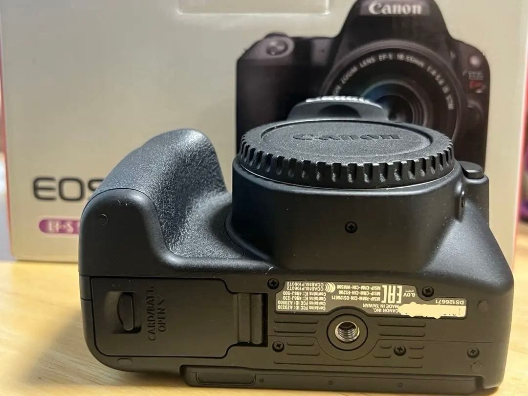 Canon EOS KISS x9 標準レンズキット 付属品有　一眼レフ　カメラ