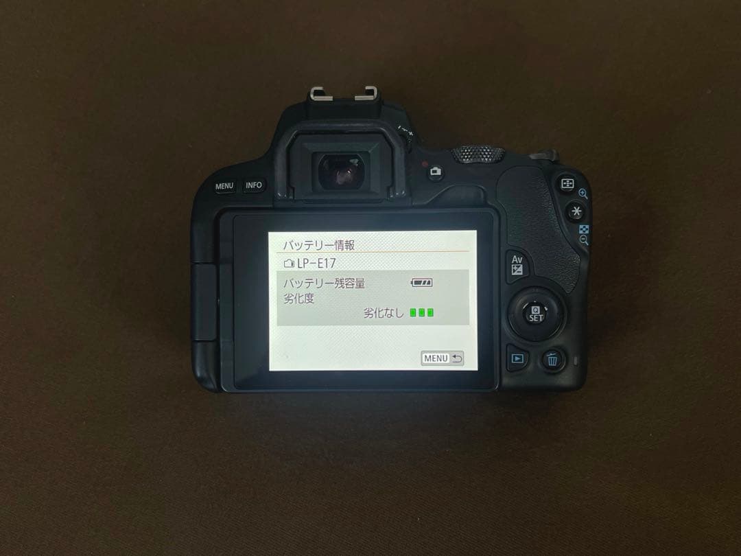 Canon EOS KISS x9 標準レンズキット 付属品有　一眼レフ　カメラ