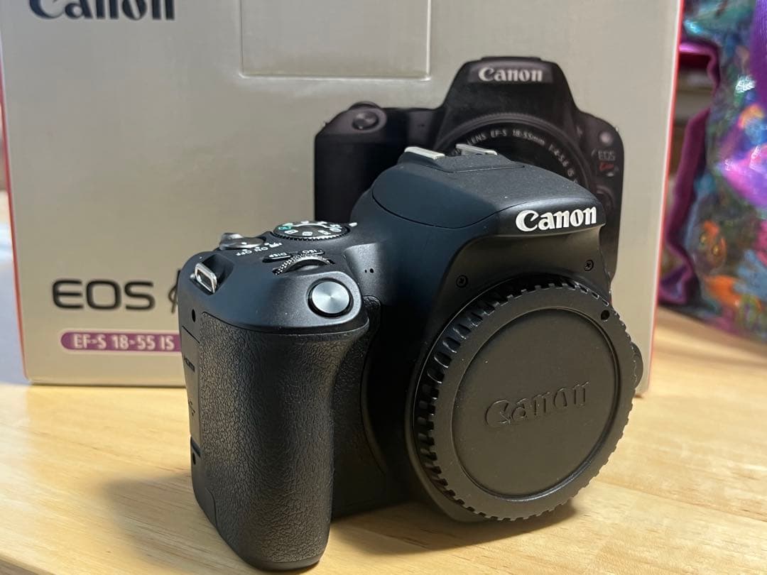 Canon EOS KISS x9 標準レンズキット 付属品有　一眼レフ　カメラ