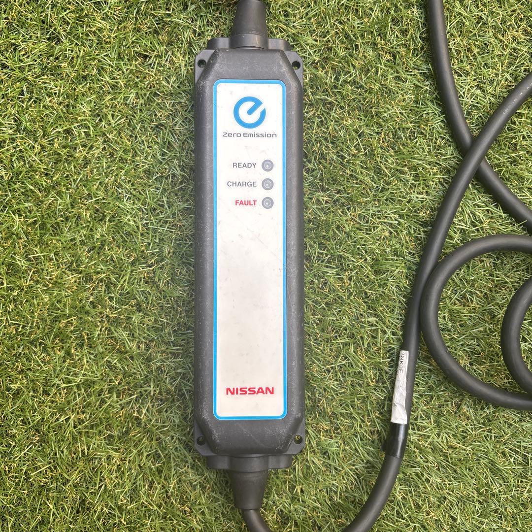 純正 オプション リーフ用 充電ケーブル 200V ニッサン 電気自動車