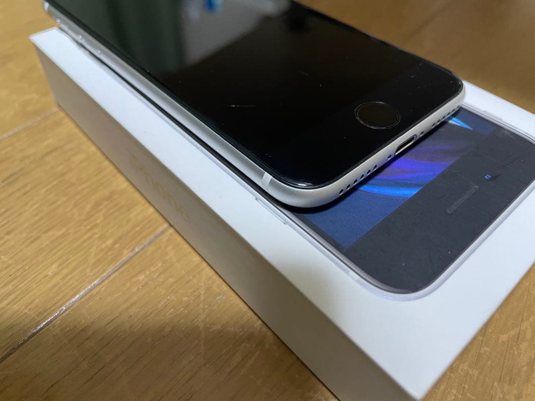 iphone se 第2世代 本体 64GB 箱あり