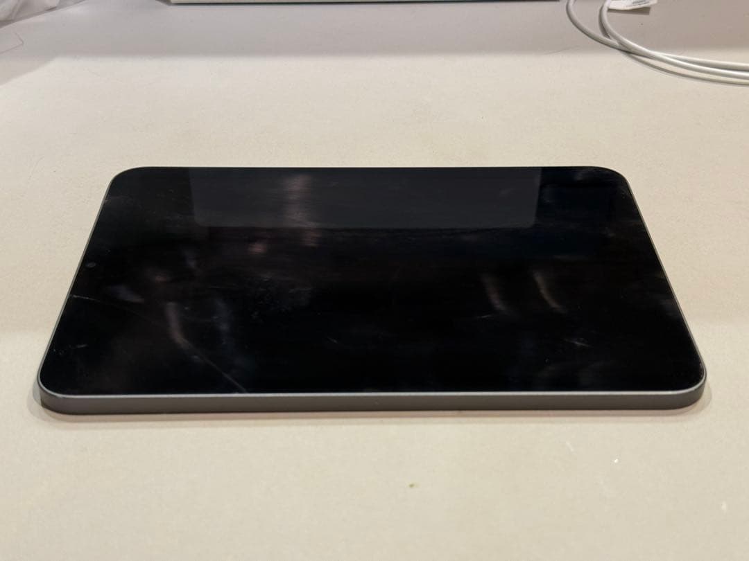 iPad mini 第6世代　256GB 本体 画面にひびあり