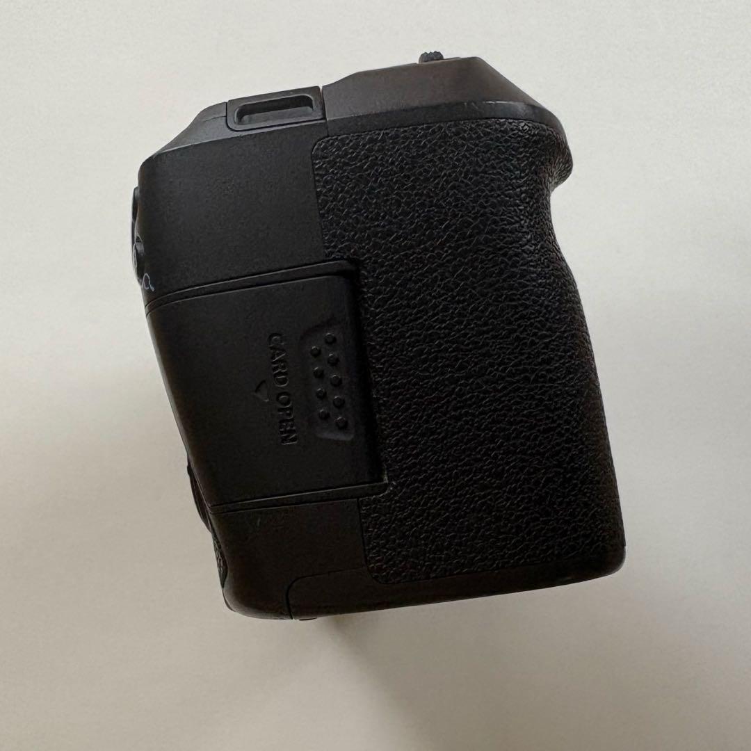 Canon EOS R ミラーレスカメラ 本体