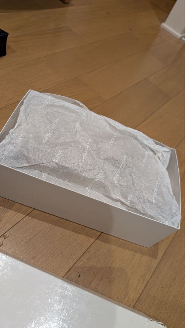 MANOLO BLAHNIK ヘビ柄スリングバックパンプス