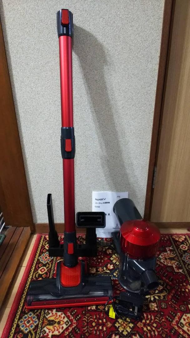 吸引力が3段階に調節可能な1台4役のコードレススティック掃除機