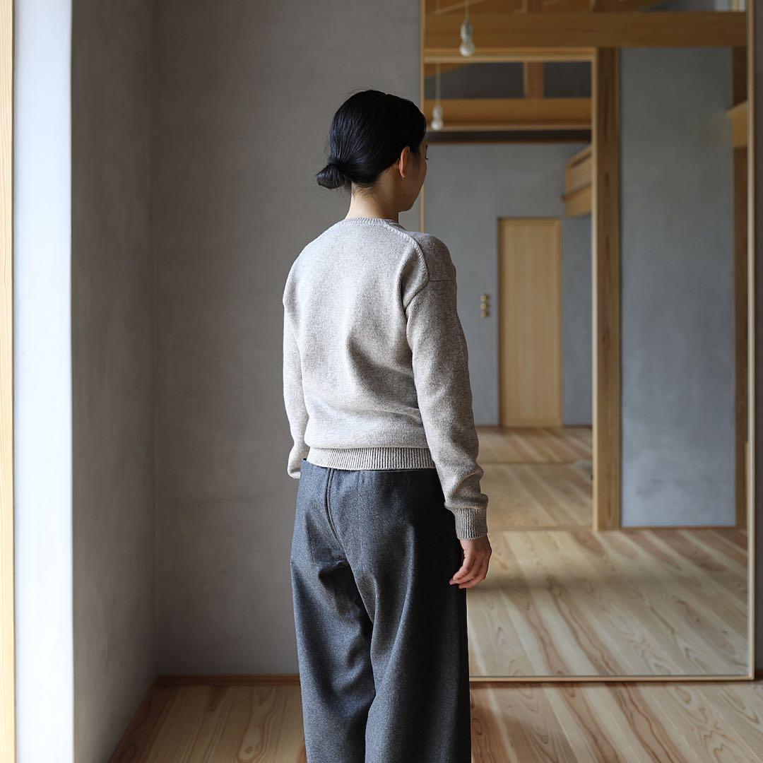 えみおわす　ニット　グレージュ　ヨーガンレール ババグーリ　evam eva