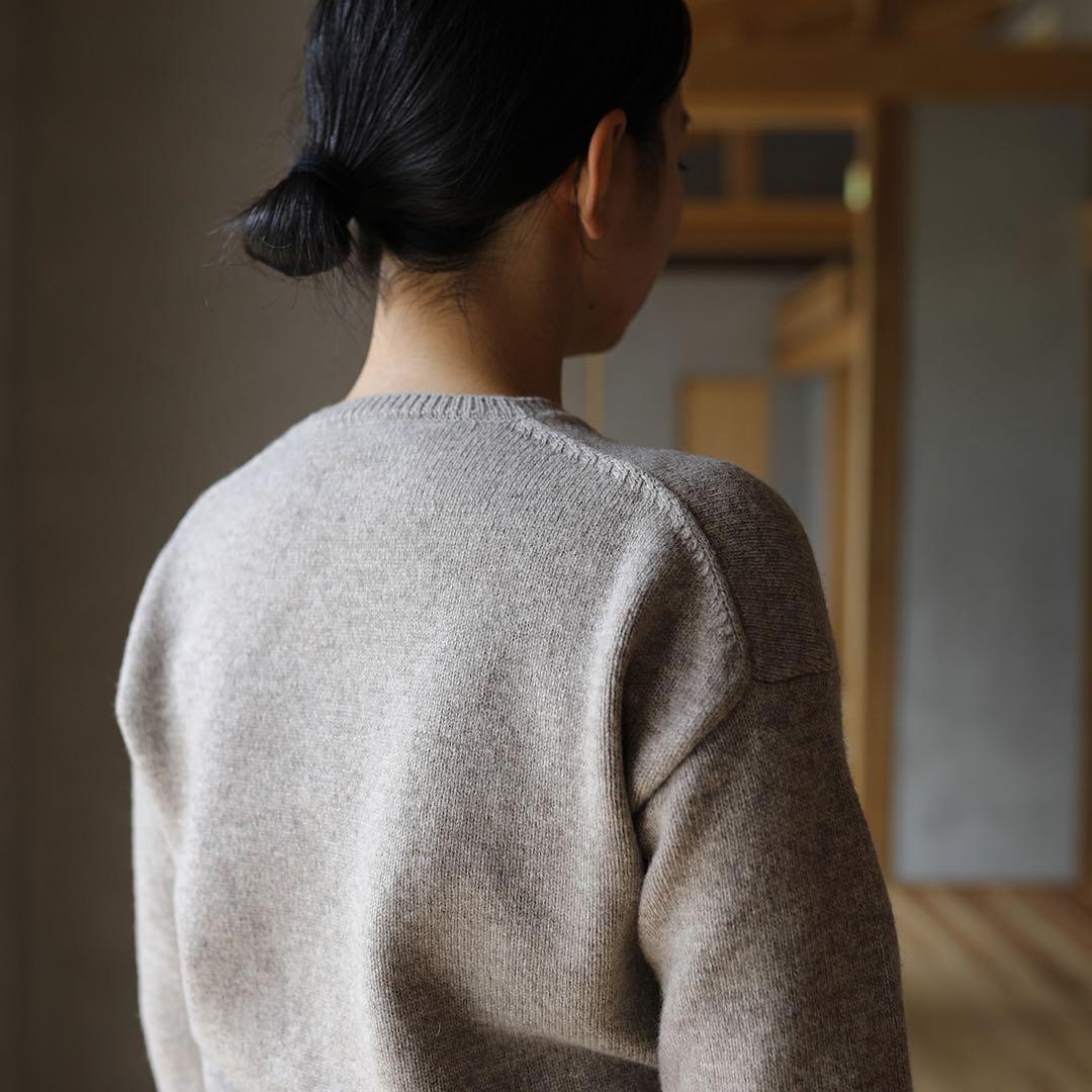 えみおわす　ニット　グレージュ　ヨーガンレール ババグーリ　evam eva