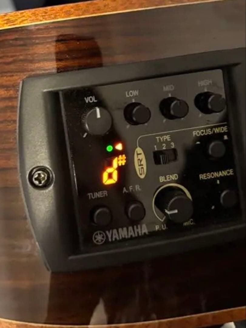【美品】YAMAHA AC3R エレアコギター　チューナー機能付き