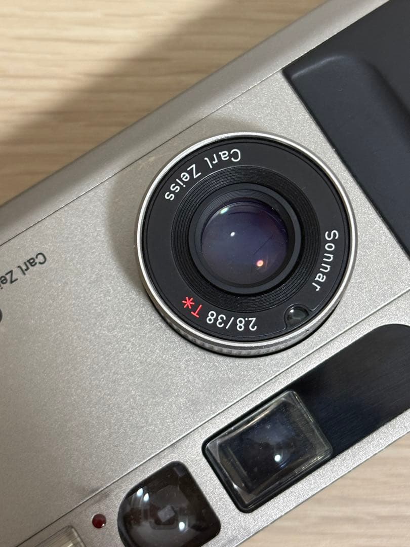 ナ*ル様 コンタックス CONTAX T2 チタン　シルバー フィルムカメラ