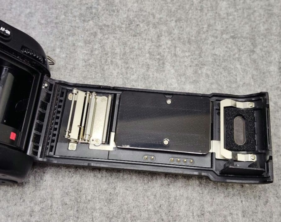 rareさまご購入予定品　Nikon F100 標準ズームレンズ付き