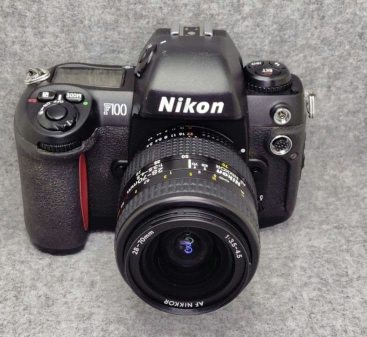 rareさまご購入予定品　Nikon F100 標準ズームレンズ付き