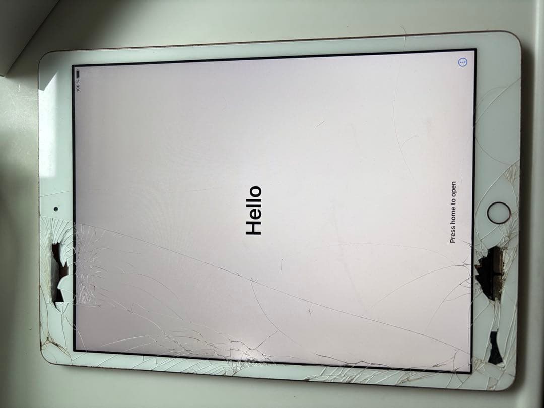 iPad 第8世代　本体 画面ひび割れ　操作可能