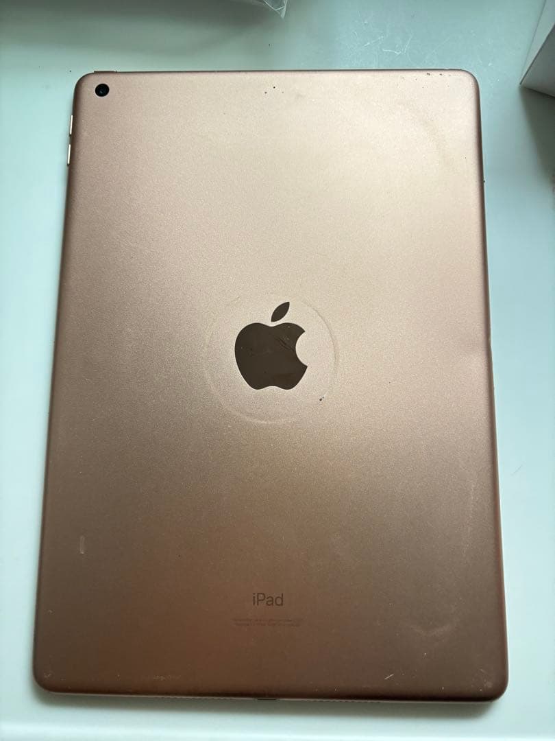 iPad 第8世代　本体 画面ひび割れ　操作可能