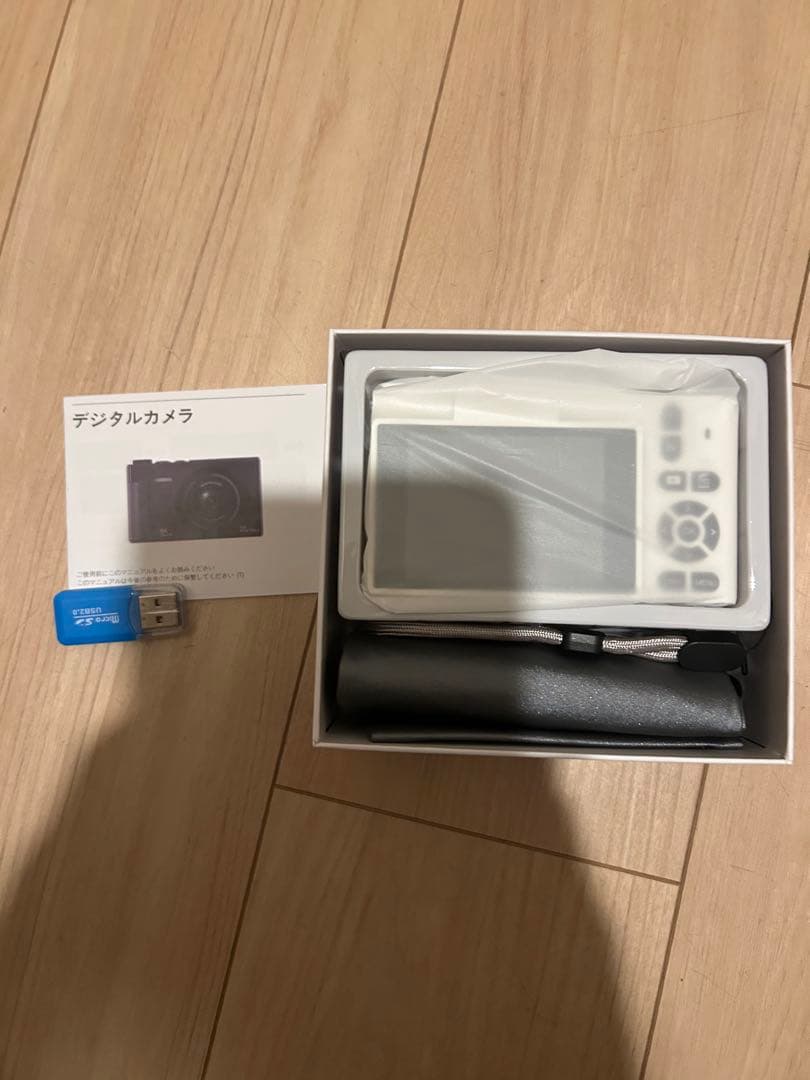 デジカメ5K動画撮影 7500万画素 64GB Micro SDカード付き