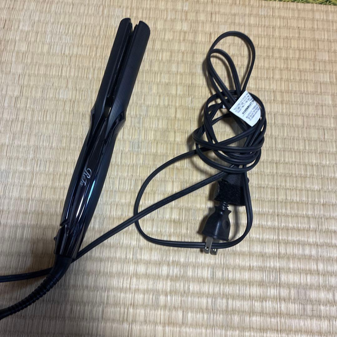 黒いヘアアイロン