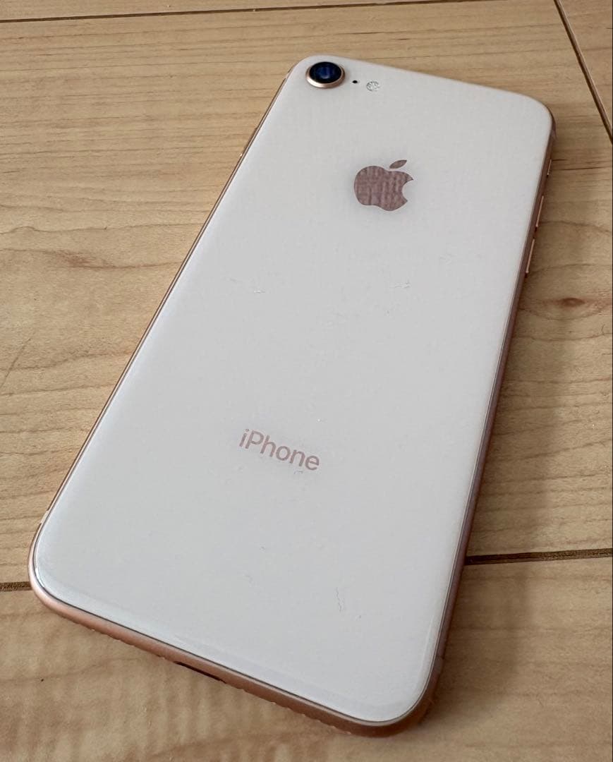☆中古美品☆ iPhone8 ゴールド　64GB SIMフリー