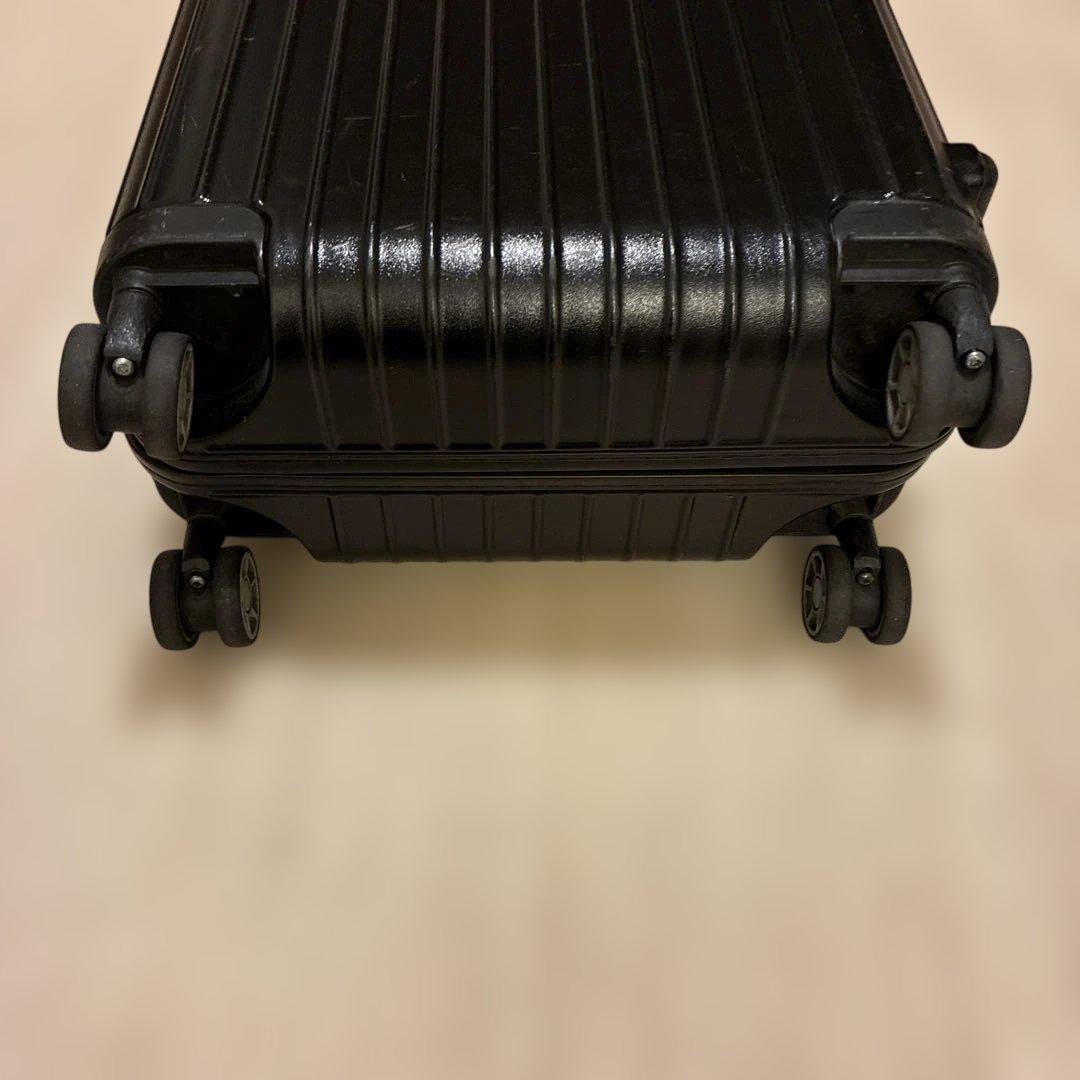 リモワ サルサ 4輪 機内持ち込みサイズ