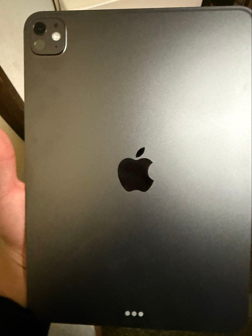 iPad Pro 第7世代11インチバッテリー状態100%