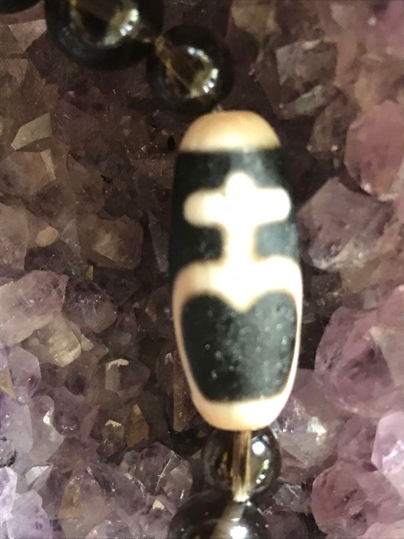 土日限定大幅値下げ‼️希少‼️老礦宝瓶天珠×風化金剛虎牙三眼天珠ブレスレット