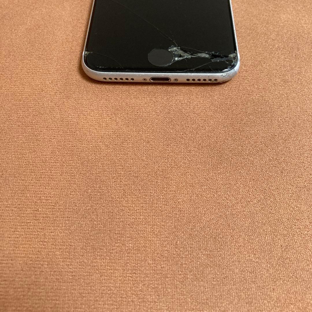 200【早い者勝ち】iPhoneSE2 第2世代 64GB SIMフリー☆