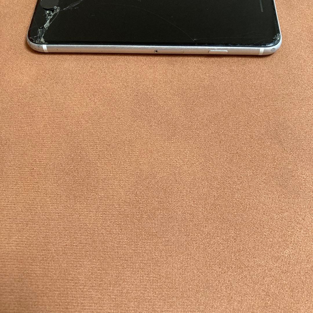 200【早い者勝ち】iPhoneSE2 第2世代 64GB SIMフリー☆