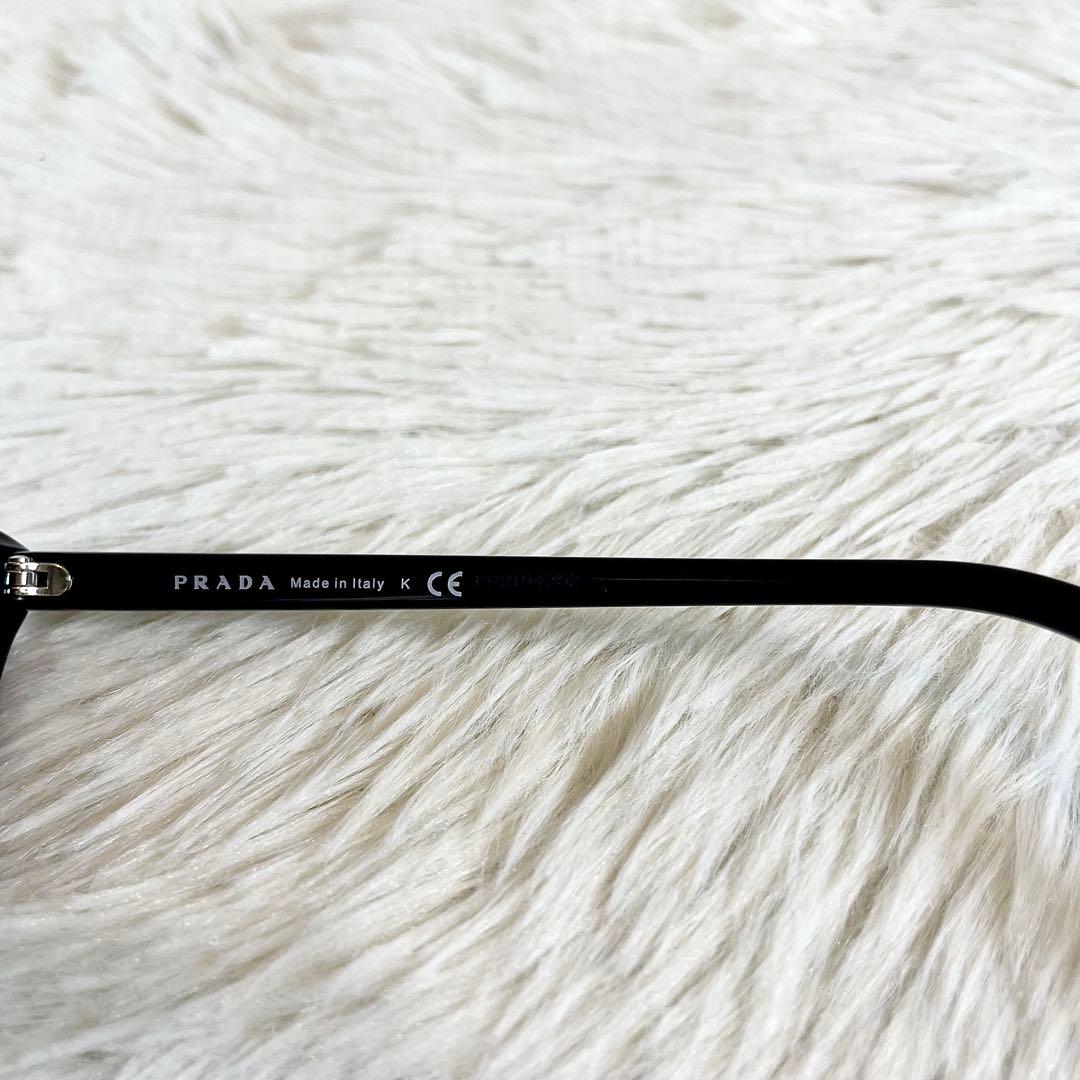 極美品　PRADA　サングラス　キャッツアイ　SPR01V　ブラックフレーム