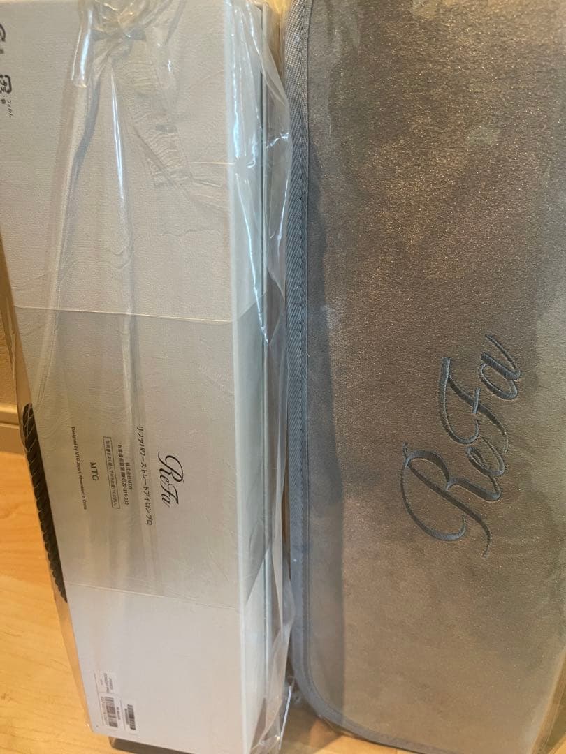 リファストレートアイロンプロ　ホワイトケース付き