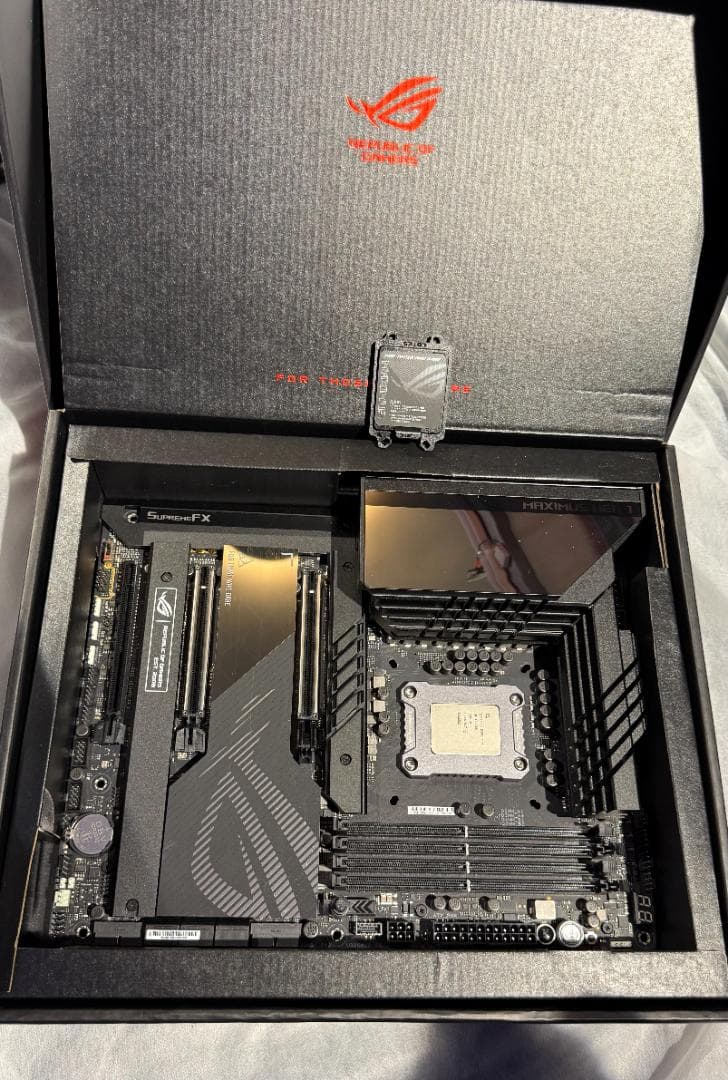 なお　PCパーツ（MB、CPU、メモリ、SSD４TB、電源）