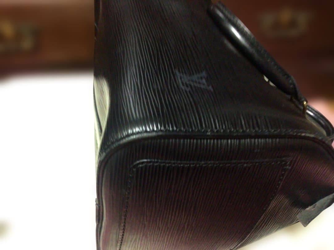 ルイヴィトン　エピレザー 黒 ハンドバッグ