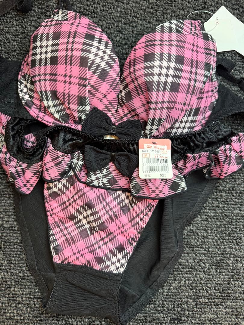 エメフィール　廃盤モデル　チェック柄　フリル付き　可愛い C65/M[3セット」