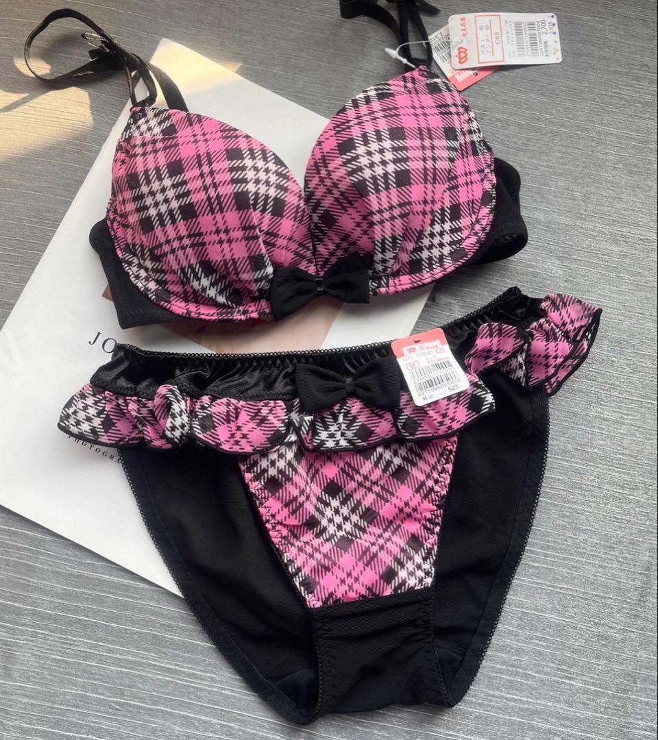 エメフィール　廃盤モデル　チェック柄　フリル付き　可愛い C65/M[3セット」