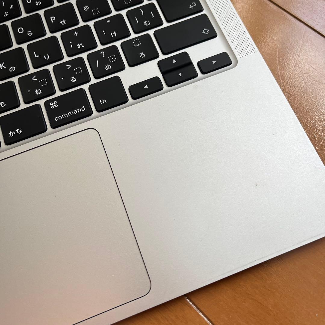MacBook Air 2020 13インチ256GB Core i5充電43回