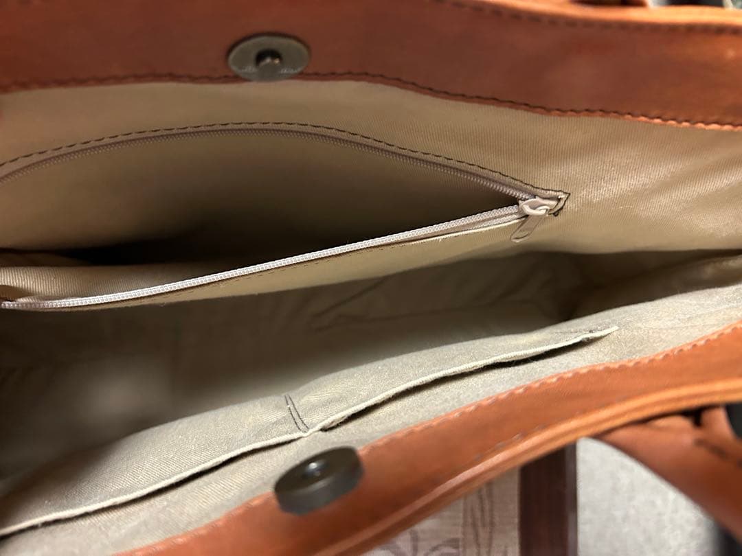 作家さんの革カバン