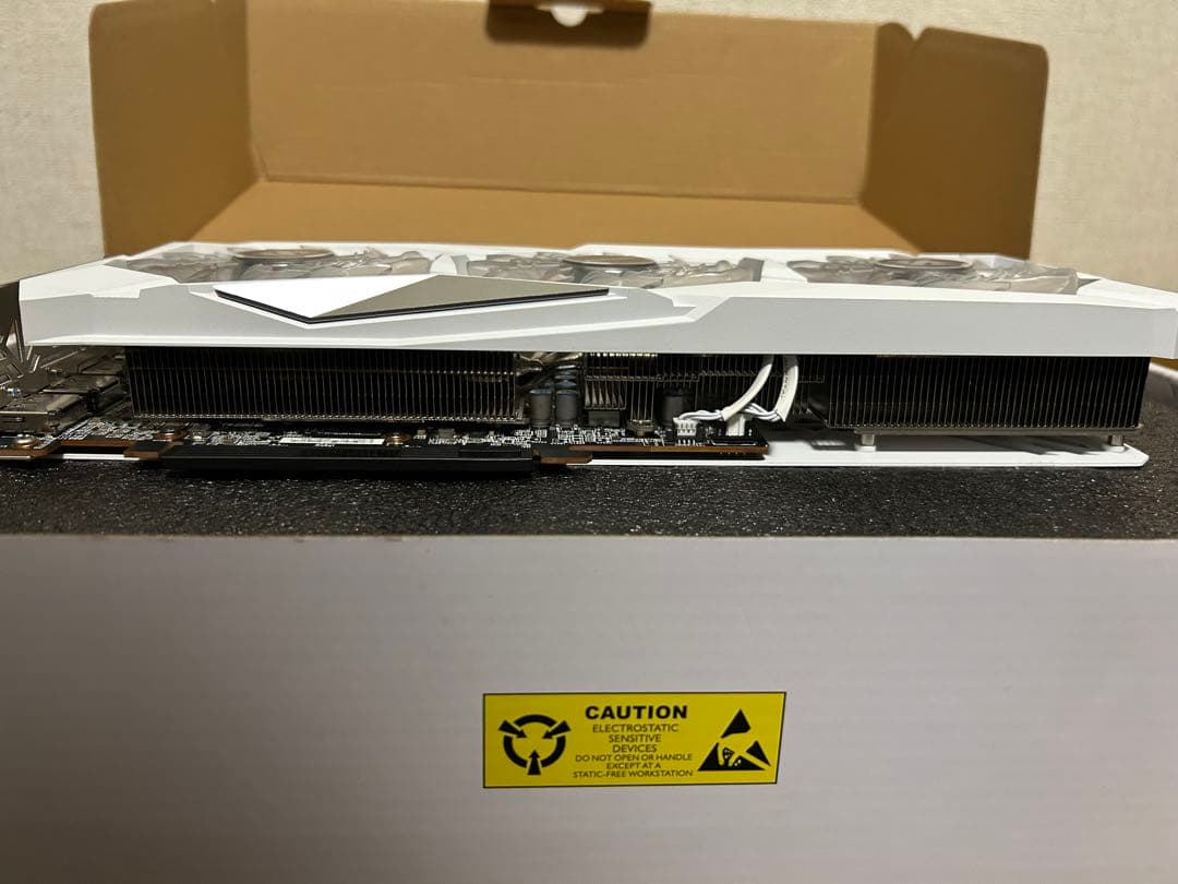 グラフィックボード・グラボ・ビデオカード ASRock Radeon RX 7600 OC Edition 8GB